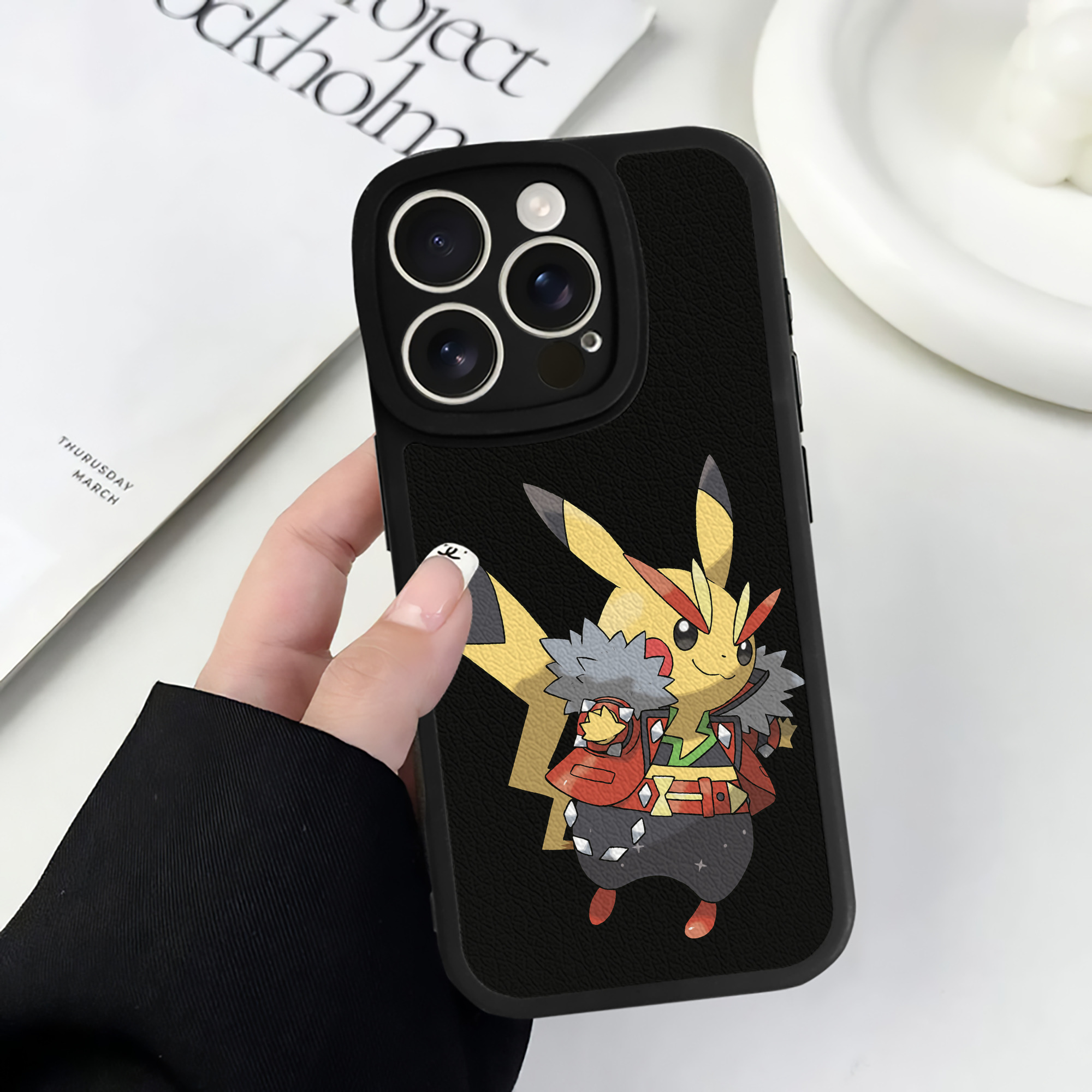 （画像用） ポケットモンスター Pokémon 【iPhone 16シリーズ対応】シリコンスマホケース（レザー調） 材質：シリコン